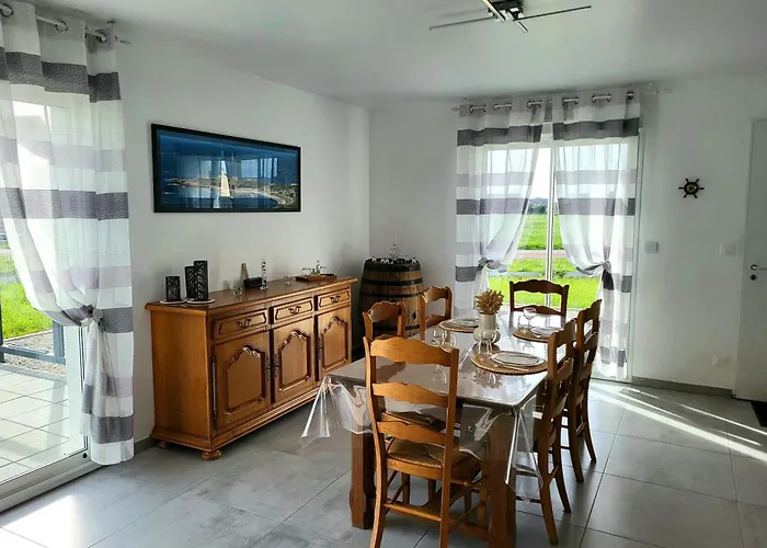 L'aloé, Jolie Maison De Bord De Сasa de vacaciones Créances