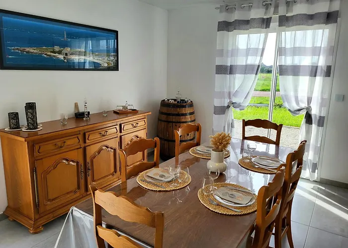 L'aloé, Jolie Maison De Bord De * Créances