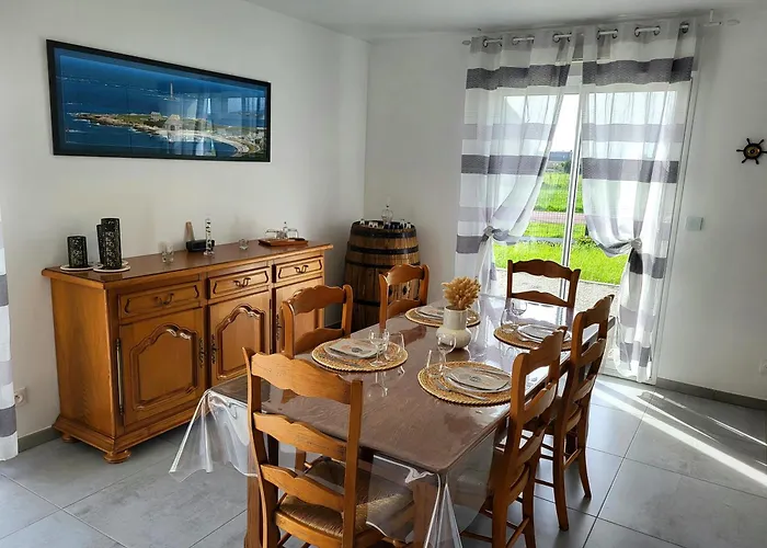 L'aloé, Jolie Maison De Bord De