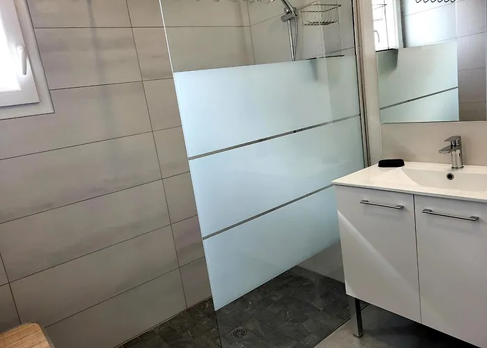 L'aloé, Jolie Maison De Bord De Сasa de vacaciones Créances